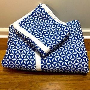 Threshold King Duvet with two King Pillow Shams